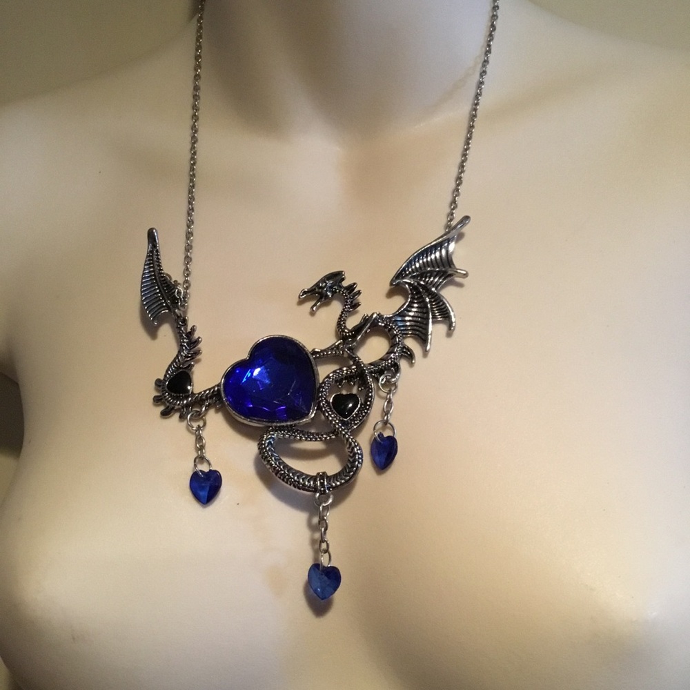 2/30$ Unique Costume Jewelry Dragon Necklace Adjustable length